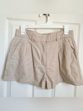 Old Navy Light Beige High-Waist Linen Blend Pleated Shorts Adjustable waist.